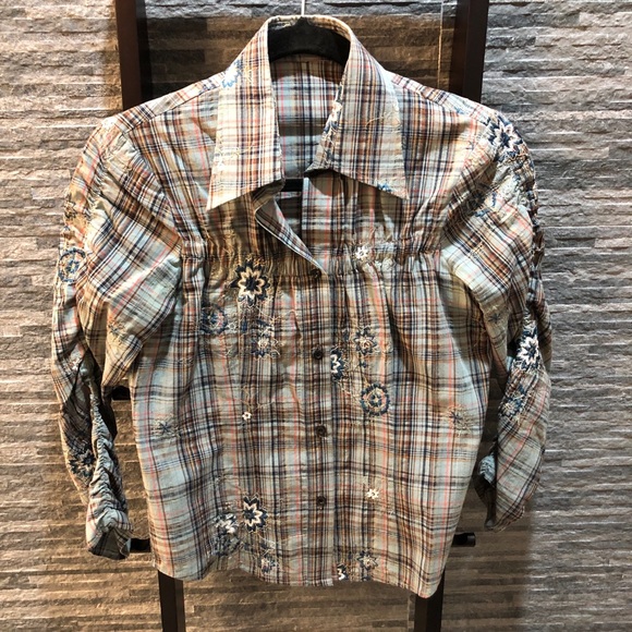 Tops - Yanagi Embroidered 3/4 length sleeve top